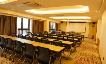 IU Hotel (Zhongshan Xiaolan Parkway Plaza) - Housity