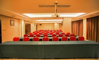 Green Oriental Hotel (Yingtan Railway Station Gymnasium)