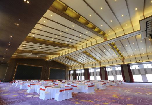 쯔칭후 온천 리조트