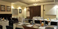 Cresta Churchill Hotel