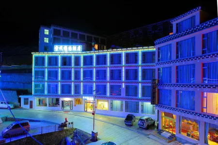 Deqin Feilai Temple Xueyu Shunyuan Hotel Отели рядом с достопримечательностью «Feilai Monastery»
