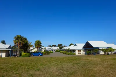 Torquay Tropicana Motel Hotels in Bellbrae