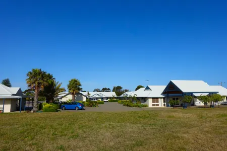Torquay Tropicana Motel Отели в г. Торки