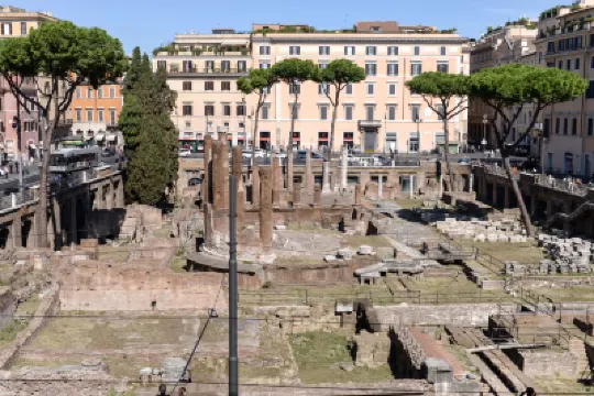 Sun Suite Luxury Pantheon Hotels near Teatro Argentina