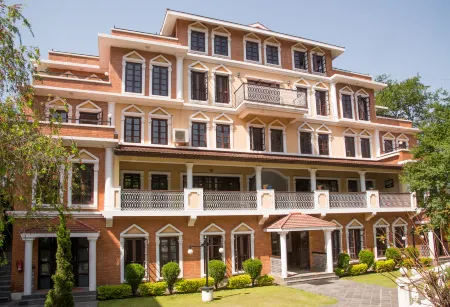 Park Village Resort by KGH Group Отели рядом с достопримечательностью «Буданилкантха Темпл»