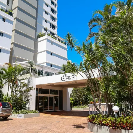 Oscar on Main Beach Resort