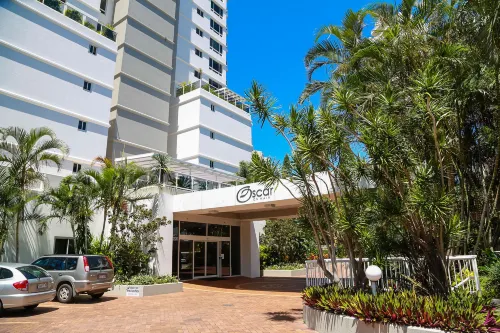 Oscar on Main Beach Resort