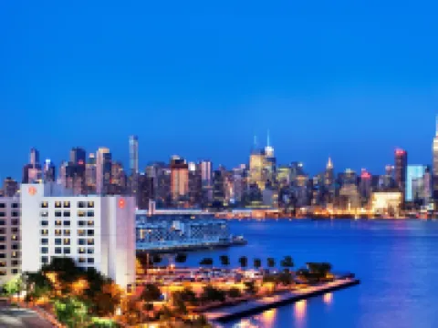 โรงแรมเชอราตัน ลินคอล์นฮาร์เบอร์ โรงแรมในวีฮอว์เคน