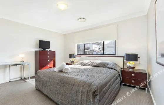 城堡山自助式四卧室公寓（128HAR）