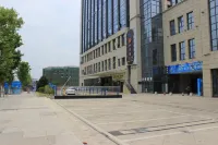 Lavande Hotel (Neijiang Wanda Plaza High Speed ​​Railway North Station) - 3-Star