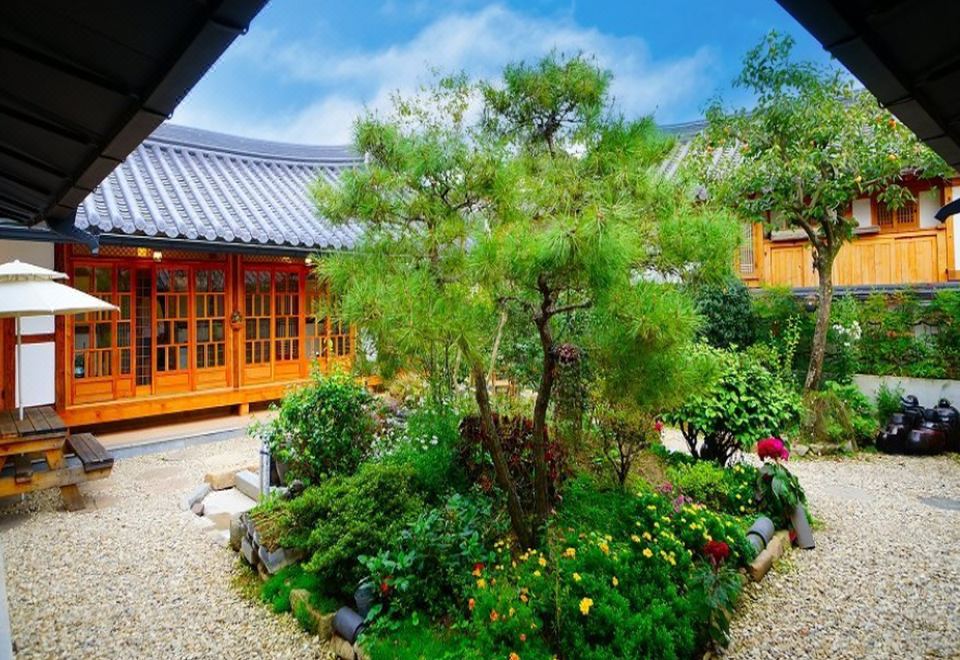 전주 한옥 마을 마당 예쁜집 호텔 후기, 예약 전주 호텔 추천 | 트립닷컴