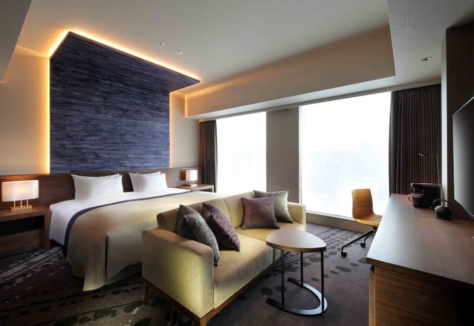 2. 호텔 메트로폴리..