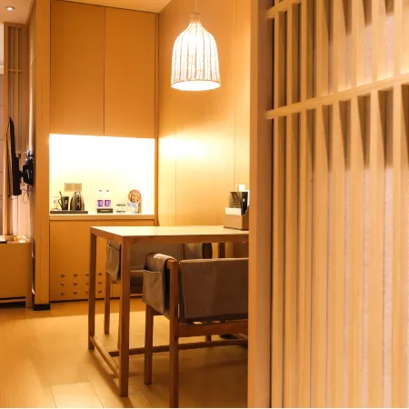 Hezhizhou Hot Spring Hotel (Fuzhou Station Xiushan Metro Station Branch)