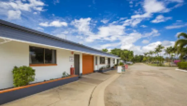 大四湯斯維爾門户假日公園