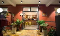 Sanya Xiamohuahua Homestay (Dadonghai Branch) - Inns