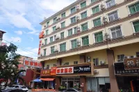 Fairyland Hotel (Xishuangbanna Jinghong Splashing Water Square) Hôtels à : Jinghong