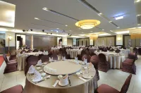 Chateau Beach Resort - breakfast