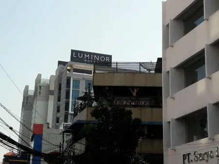 Luminor Hotel Pecenongan Jakarta by WH Отели рядом с достопримечательностью «Мечеть Истикляль»