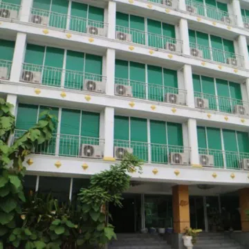 Diamond Sweet Hotel Hotels near Bang Khae