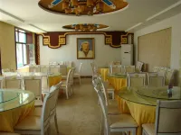 Tonghu Grassland Mongolian Yurt Hotel