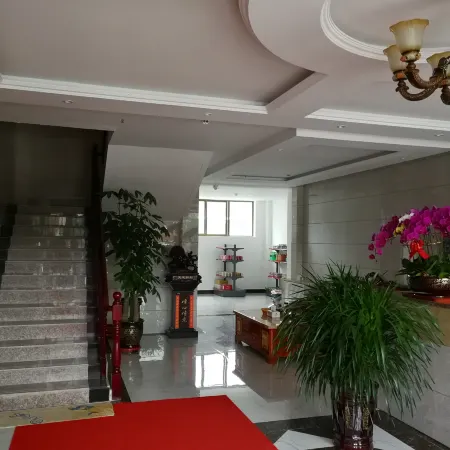 Linxia Changyi Hotel