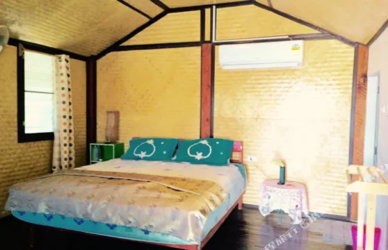 裏蚌日落海灘度假村旅館