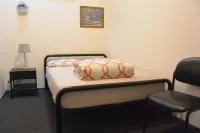 Elizabeth Hostel - Hostels