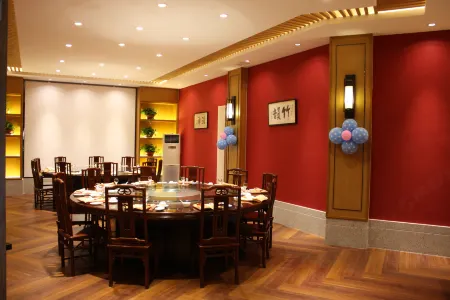 Qingdao Hongyun Hotel Отели рядом с достопримечательностью «Tangdao Bay Coastal Park»