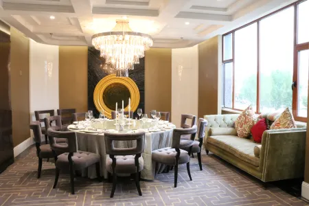 Wulanhaote Mengjia Hotel