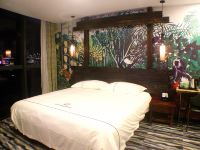上海泉湾印象主题酒店 - 豪华大床房