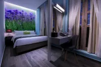 J8 Hotel