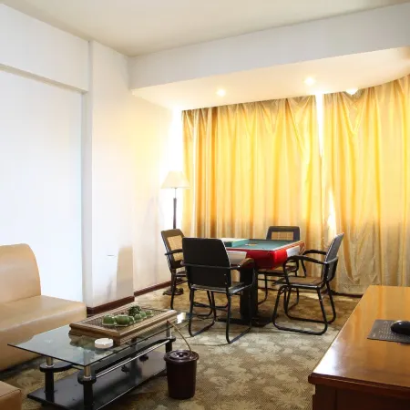 Lingchuan Fuxin Holiday Hotel