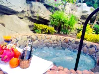 Qixianling Zhongnan Hot Spring Apartment Hotel - Hot Tub