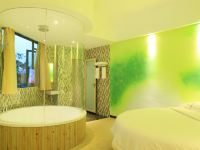 桂林卡莱酒店 - 情趣圆浴缸大床房