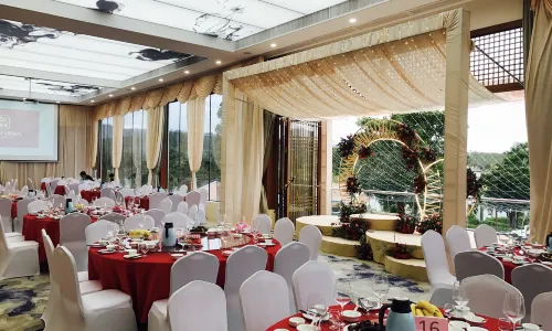 Shunyi Oriental baipenhu Hot Spring Hotel (Huizhou Huidong Baipenzhu store)