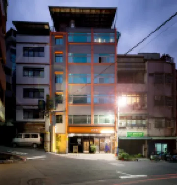 Taipei Travelers International Hostel Hotels near Fuyou Temple