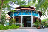 Dat Lanh Beach Resort Hotels near Doi Duong beach