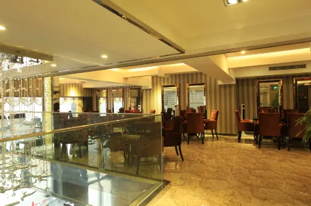 Jinzhou Holiday Hotel Enping Отели рядом с достопримечательностью «Xichun Tower»