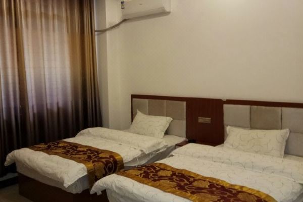 罗平脆肠鸡酒店