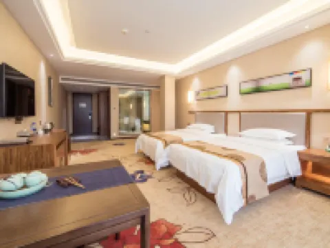 โรงแรมทีซอร์ส โรงแรมในชื่อปี้