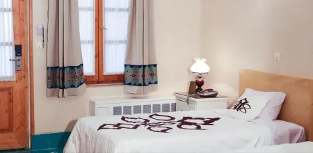 Dad Hotel Отели рядом с достопримечательностью «Йезд»