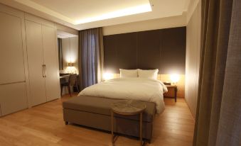 Hotel East9 - Housity
