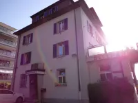 Bellpark Hostel Hotels near Littau