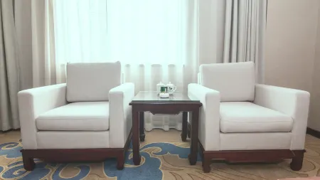 Baoqing Villa Отели рядом с достопримечательностью «Shaoyang University (Southeast to Shaoyang Bureau of Commerce)»