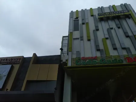MaxOneHotels.com @ Kramat