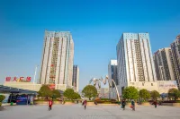 Guilin Fantasy Space Hotel Apartment Hotel a Guilin North&West Railway StationDiecai Wanda Plaza