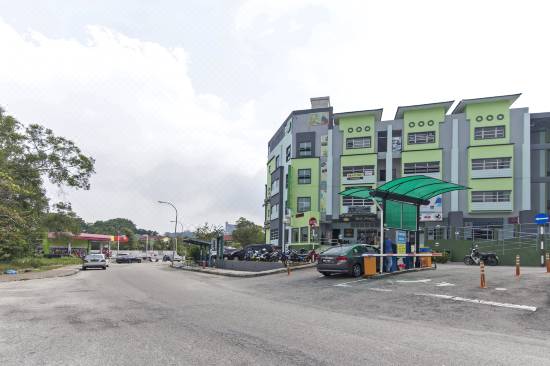 Oyo 328 Apple Hotel Shah Alam Shah Alam 2021 Room Price Deals Review Trip Com