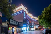 Denghou Light Luxury Hotel (Shanghai World Expo Exhibition & Convention Center Shangnan Road) Hotels in Qiantan