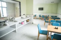 Set Chain Hotel