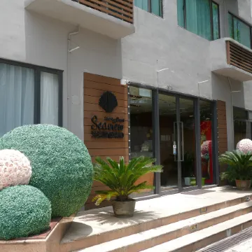 Hong Kong Seaview Holiday Resort Отели рядом с достопримечательностью «Аутлет Citygate»